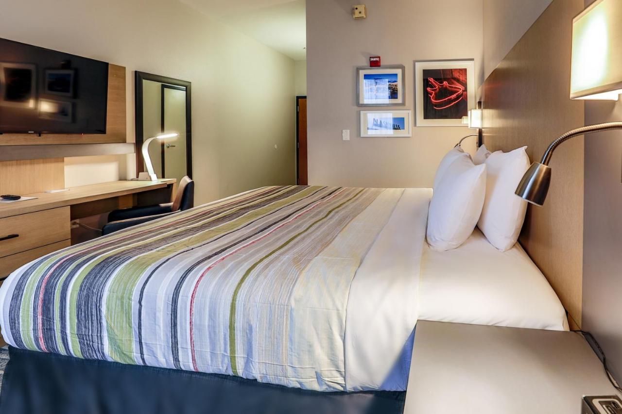 Hotel Country & By Radisson Airport Tn Nashville