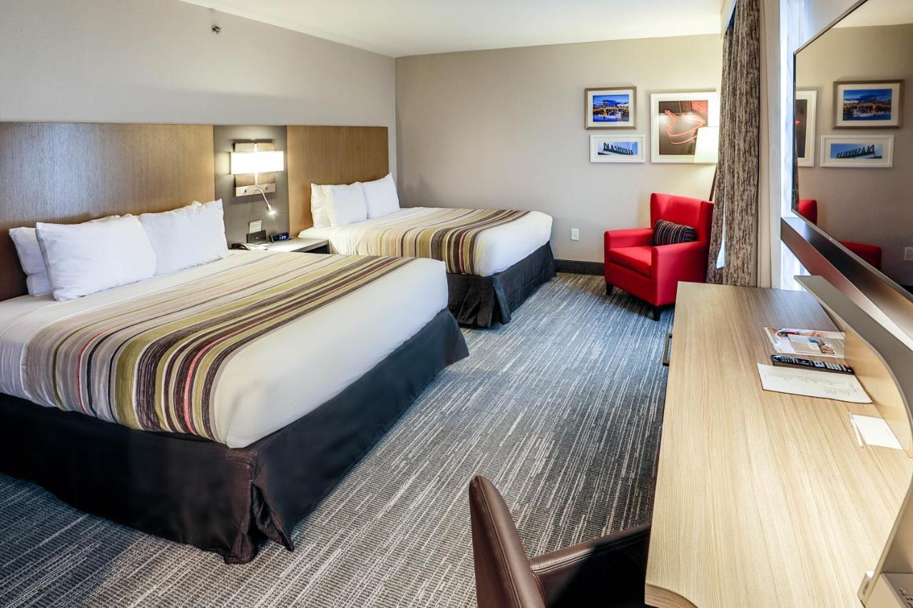 Country & By Radisson Airport Tn