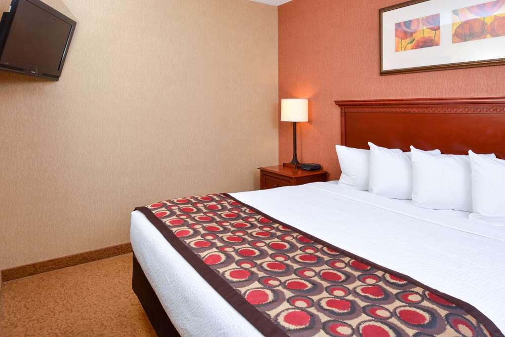 Country & By Radisson Airport Tn 3*